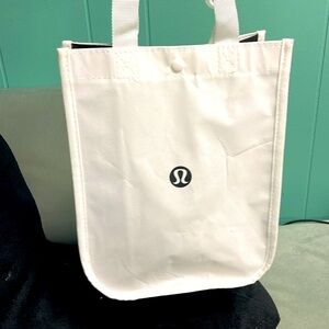 NEW LULULEMON CLASSIC BLACK & WHITE SMALL REUSABLE SHOPPING BAG 12 x 9 TOTE